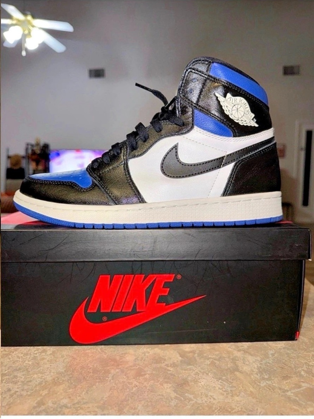 Nike Air Jordan 1 Retro High OG 'Royal Toe' Sneakers Black & Blue US 9.5